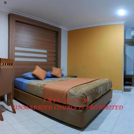 Hotel Senen Indah Syariah Jacarta Exterior foto