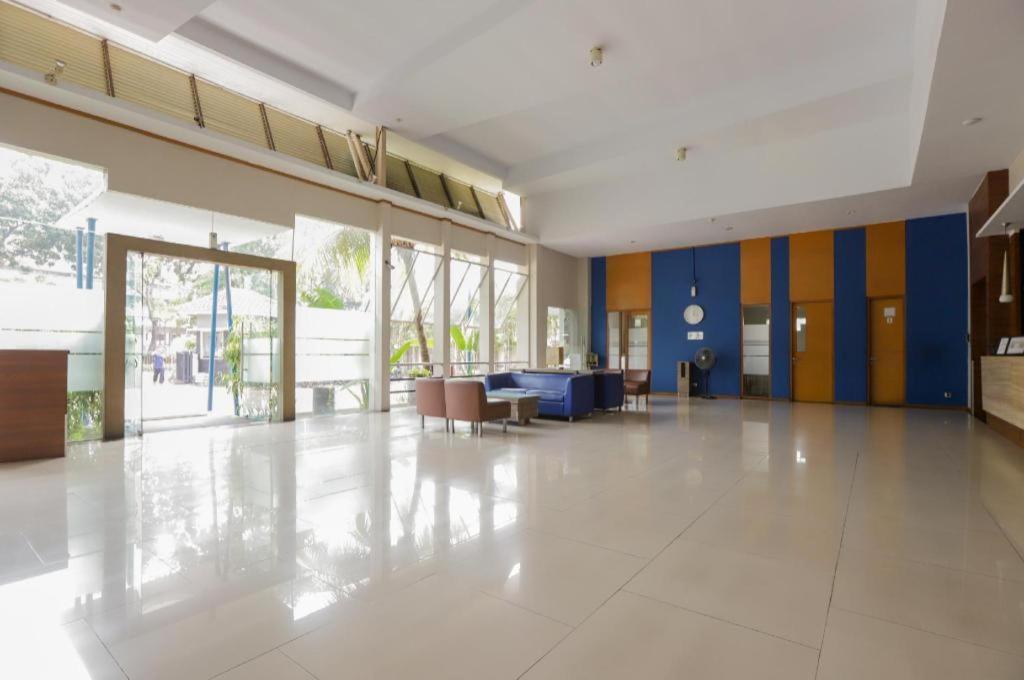 Hotel Senen Indah Syariah Jacarta Exterior foto