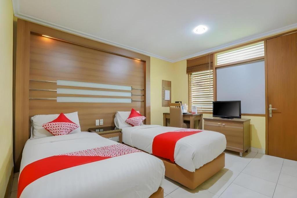 Hotel Senen Indah Syariah Jacarta Exterior foto