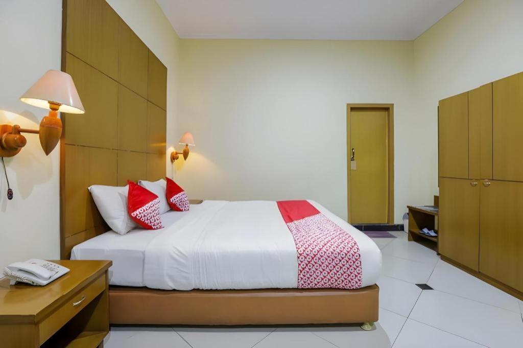 Hotel Senen Indah Syariah Jacarta Exterior foto