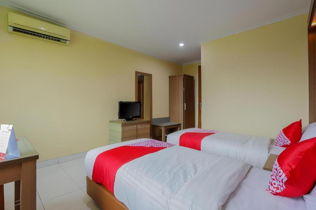Hotel Senen Indah Syariah Jacarta Exterior foto